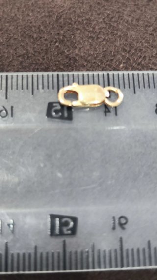 Cierre para collar de oro nuevo.