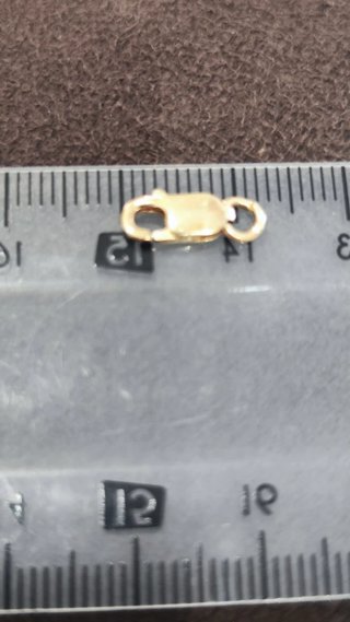 Cierre para collar de oro nuevo.