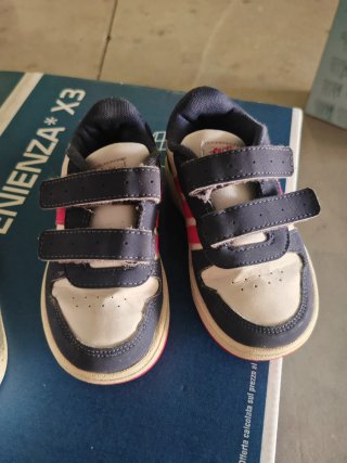 Scarpe Adidas bambina tg 24