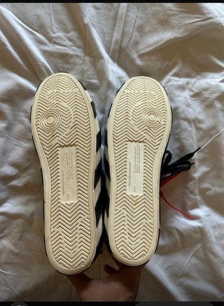 Zapatillas Off-White Altas Rayas Negras y Blancas