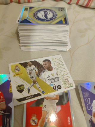 Lote 149 cromos Liga Este 2026/2027 + chicles liga