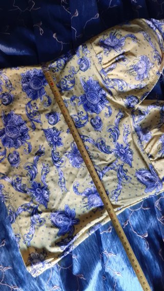 Top costume da bagno giallo con stampa floreale