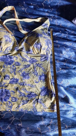 Top costume da bagno giallo con stampa floreale