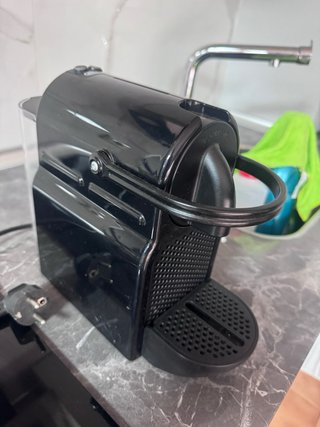 Cafetera Nespresso Negra