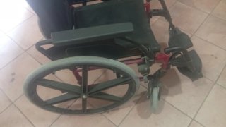 Silla de ruedas Breezy  / con asiento plegable/