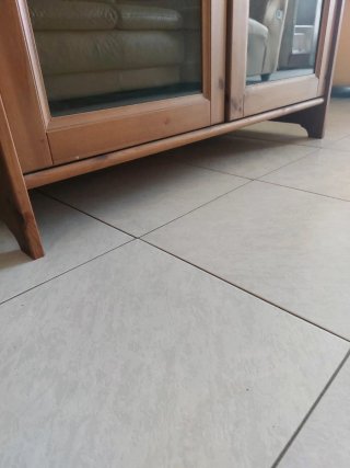 Mueble Vitrina / TV Madera y Cristal