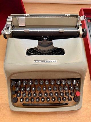 Olivetti Studio 44 Máquina Escribir Años 60 + Male