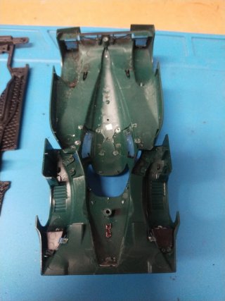 Coche Slot Lola Verde