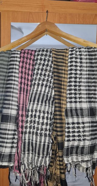 Pañuelos a cuadros 5€ por todos, 2€ cada uno