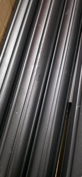 Cenador gris con cortinas