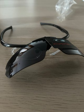 Gafas Oakley flip-up con insert lentes graduables