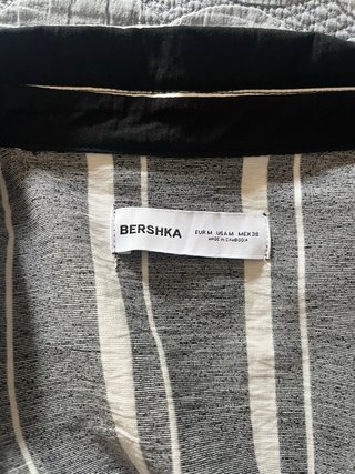 Camisa Bershka Rayas Blancas y Negras