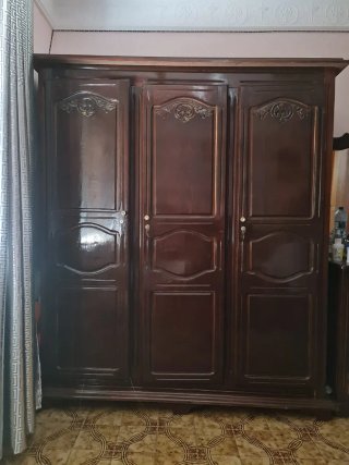Armario con 3 puertas,candado para cada puerta