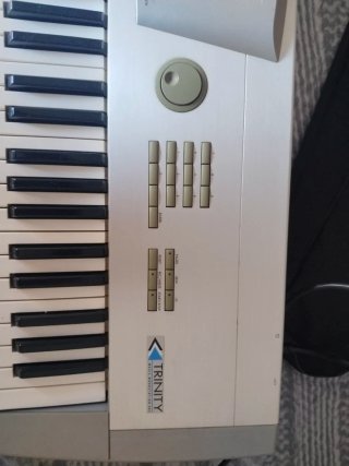 Korg Trinity 1995 (salida audio no funciona)