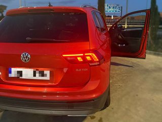 VOLKSWAGEN tiguan