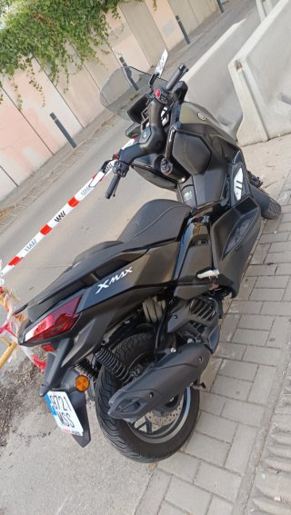 Yamaha X-Max 2024 Negra
