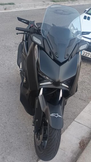 Yamaha X-Max 2024 Negra