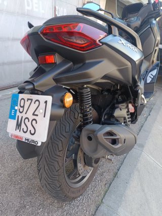Yamaha X-Max 2024 Negra
