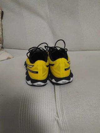 Mizuno Wave Enforce Tour 2 Amarillo T.44,5