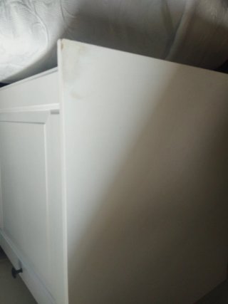 2 Mesitas de noche blancas