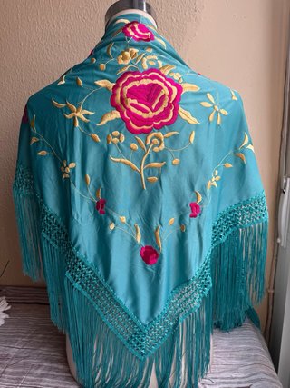 Mantón Flamenca Bordado