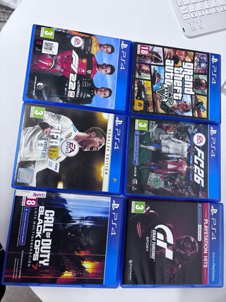 Consola PS4 Negra + 3 Juegos