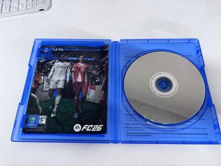 Consola PS4 Negra + 3 Juegos