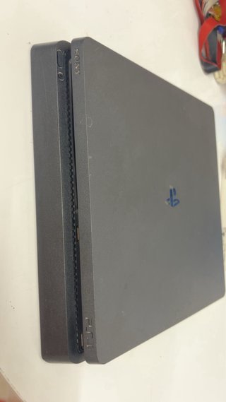 Consola PS4 Negra + 3 Juegos
