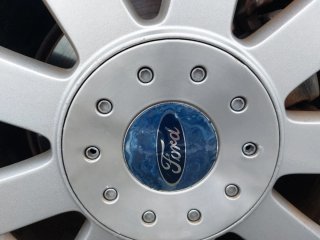 Llantas Ford 4x108 con neumáticos 205/45 16