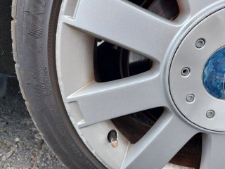Llantas Ford 4x108 con neumáticos 205/45 16