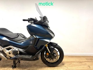 HONDA FORZA 750 (A) (TOP CASE)