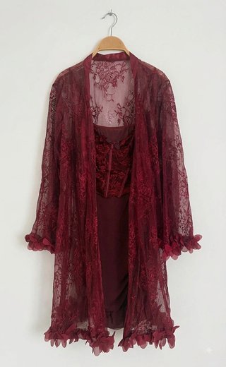 Camisón rojo de encaje