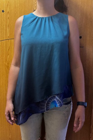 Blusa asimetrica Desigual Talla M