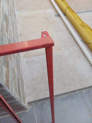 Cama metálica roja