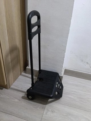 Soporte con ruedas para mochila negro