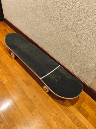 Skate Maple 8.25 x 31.9 Buen Estado