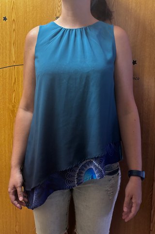 Blusa asimétrica Desigual Talla M