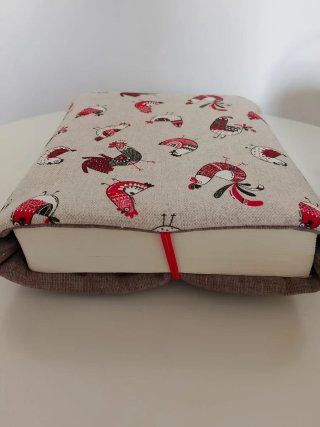 Funda libro artesanal gallinas roja y beige