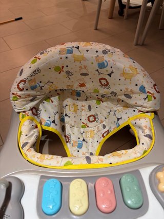 Andador para bebé con juguetes