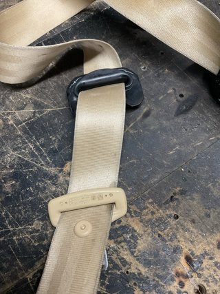 Cinturón seguridad copiloto beige