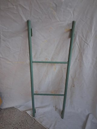 2 Escaleras de Hierro