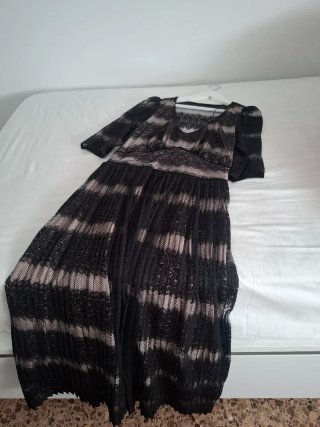 Vestido Naf Naf encaje negro y beige