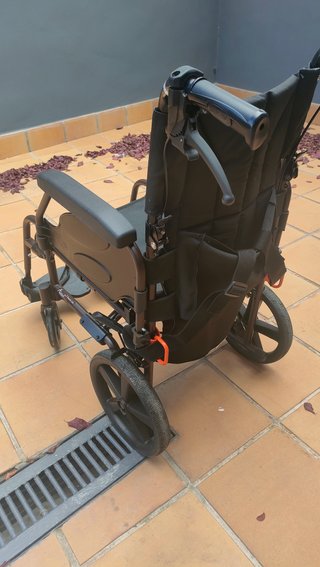Silla de ruedas ligera