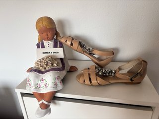 Sandalias Bimba y Lola Piel Talla 38 Beige/Plata