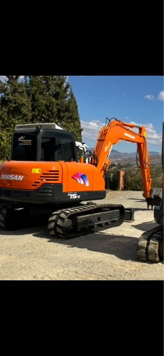 Excavadora Doosan solar 75V 8 Toneladas
