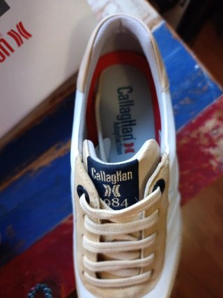 Zapatos Callaghan Adaptación
