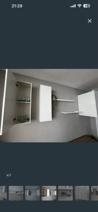 Mueble de salón moderno beige y marrón