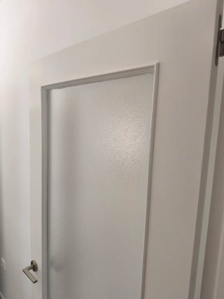 Puerta madera blanca interior