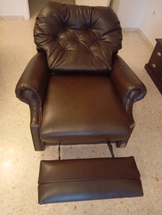 Sillón relax de piel marrón