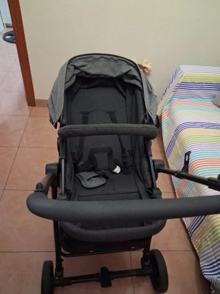 Carrito de bebé gris Solo 5 meses usado